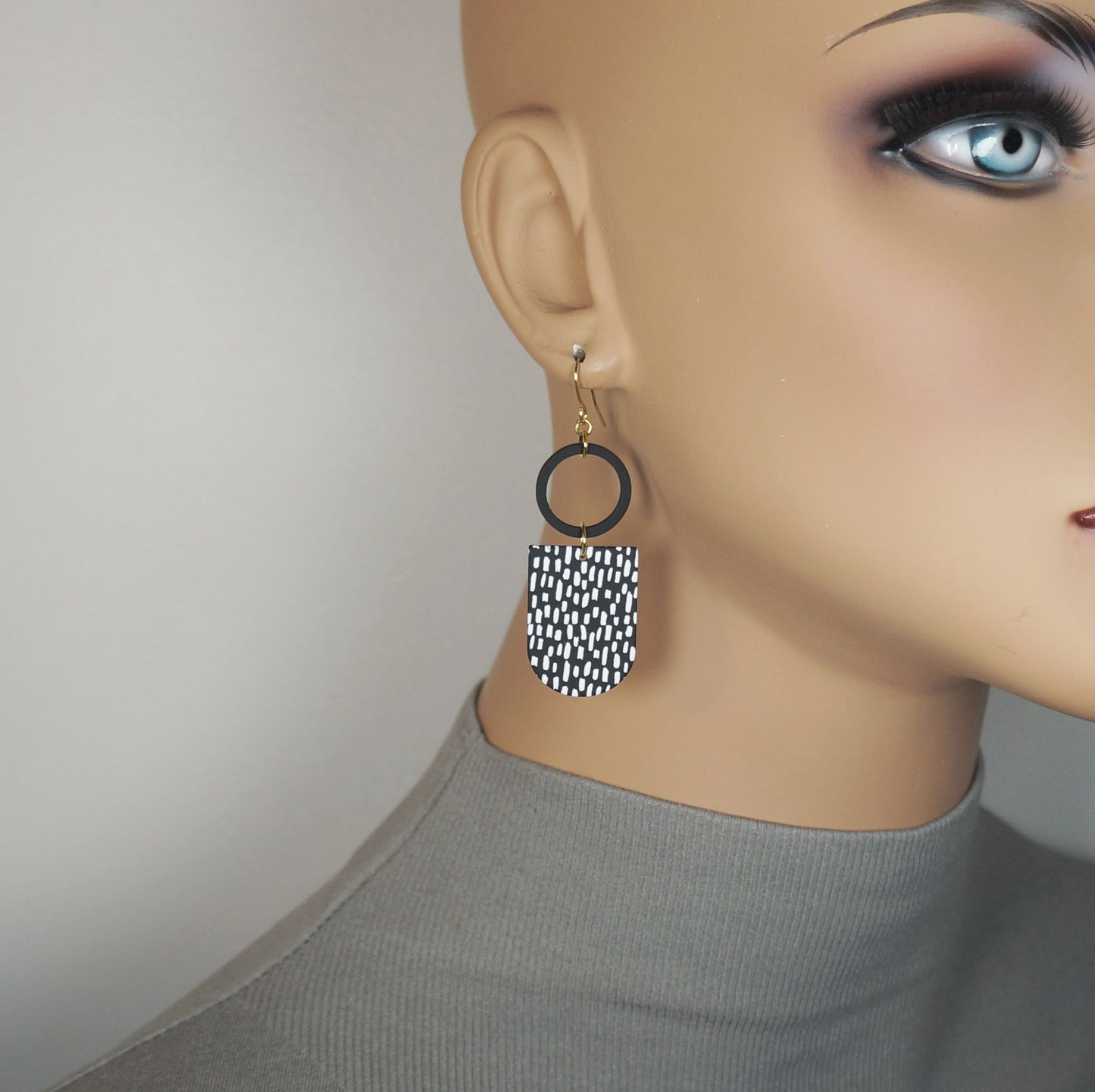 Beautiful Black and White Acrylic D Shape Spotted Statement Earrings – Hypoallergenic 18K Gold Ear Wires